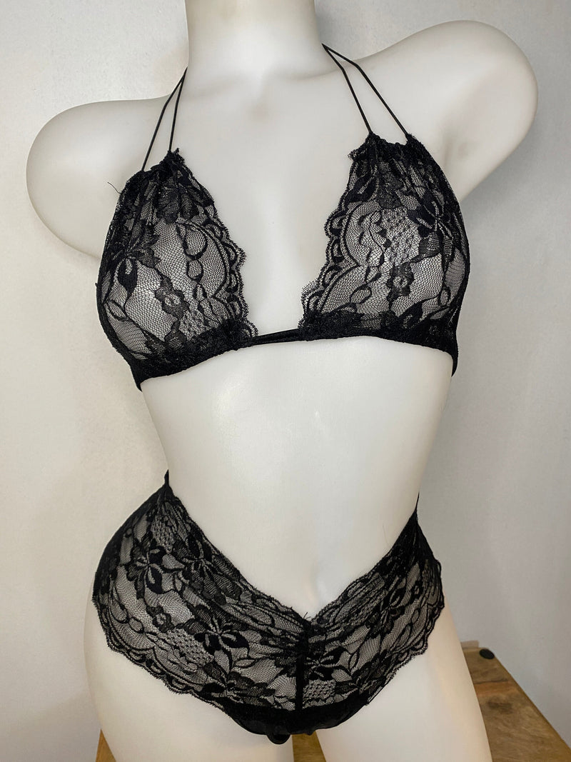 JILLYROCKS 2 PC BLACK LACE TRIGIGI TOP WIDE THONG